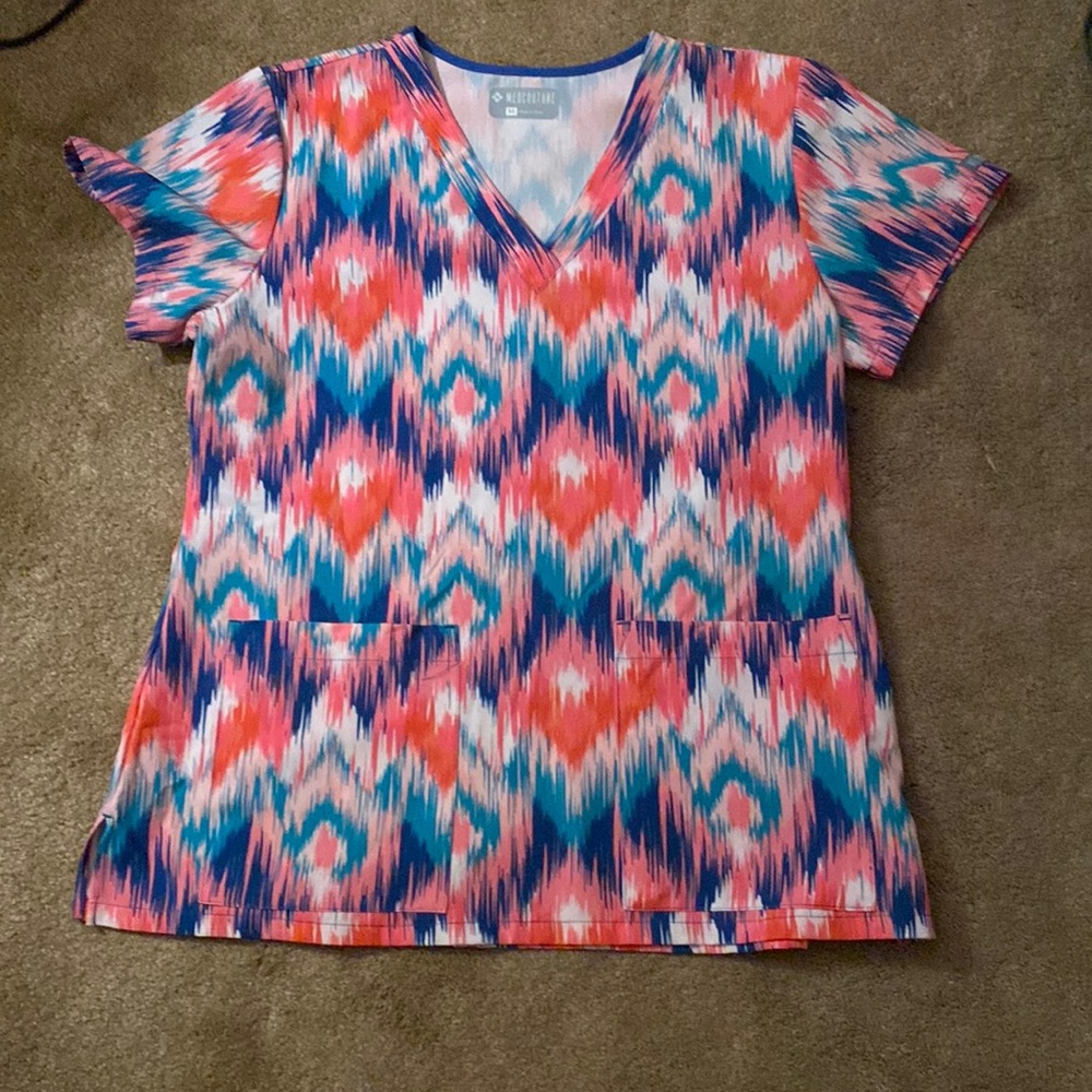 New! Scrub top women’s size medium